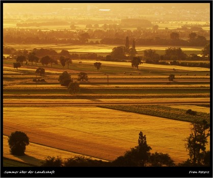 Sommer über der Landschaft