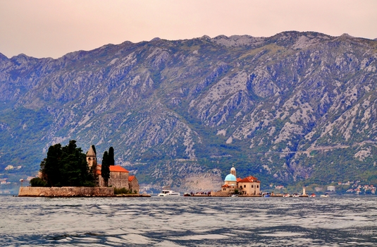 Sveti Đorđe u. Gospa od Škrpjela / Bucht von Kotor / Montenegro