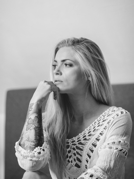 Sarah 01
