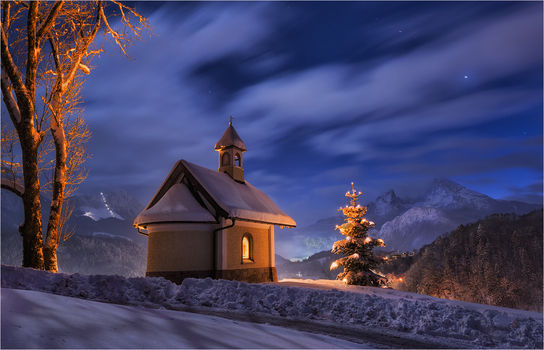 Kapelle im Mondlicht