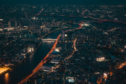 Tokyo Stadtzentrum bei Nacht