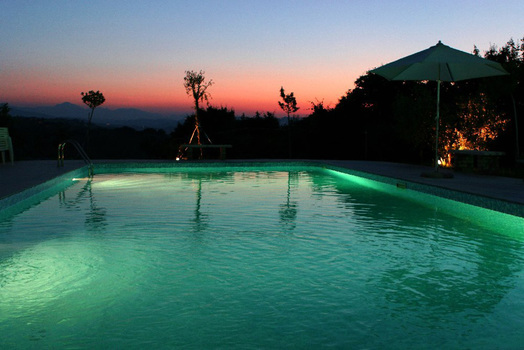 Sonnenuntergant am Pool