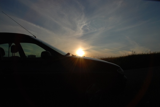 mit dem Auto in die Sonne