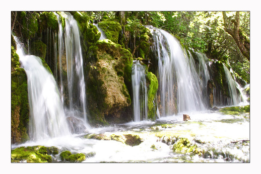 Kleiner Wasserfall