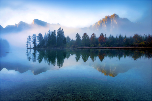 Herbstliche Morgenstimmung am Almsee