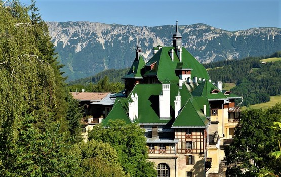 Südbahnhotel am Semmering mit Raxalpe