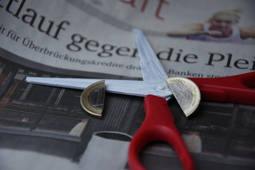 Die rot-weiß-rote Schere