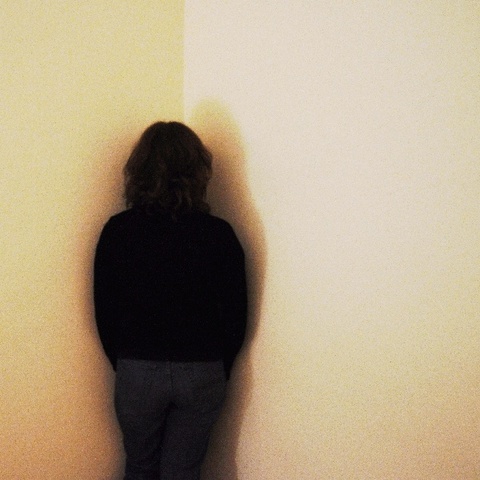 in die wand einigehn