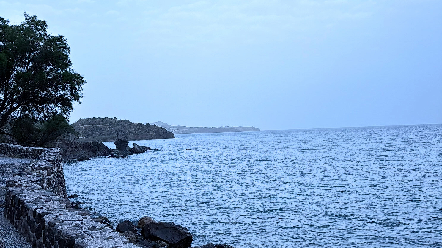 Düstere Stimmung am Meer