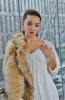 Anais im Parkhaus 01