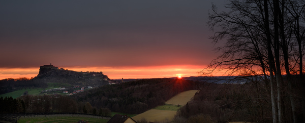 Riegersburg bei Sonnenaufgang