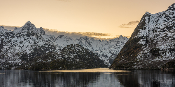 die Einfahrt zum Trollfjord