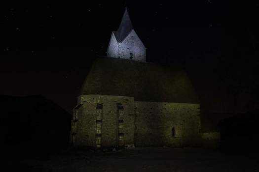Kirche bei Nacht