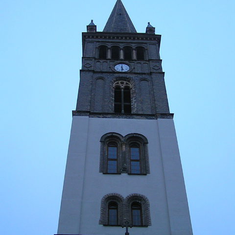 blau um turm