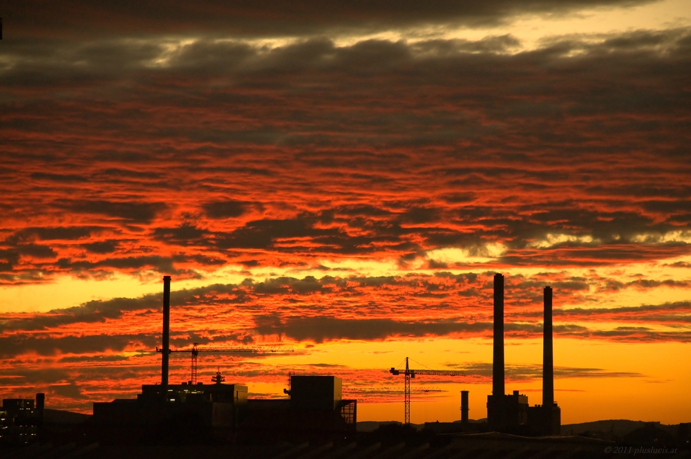 Sonnenuntergang über den Schornsteinen
