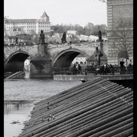 Prag_am Flussufer