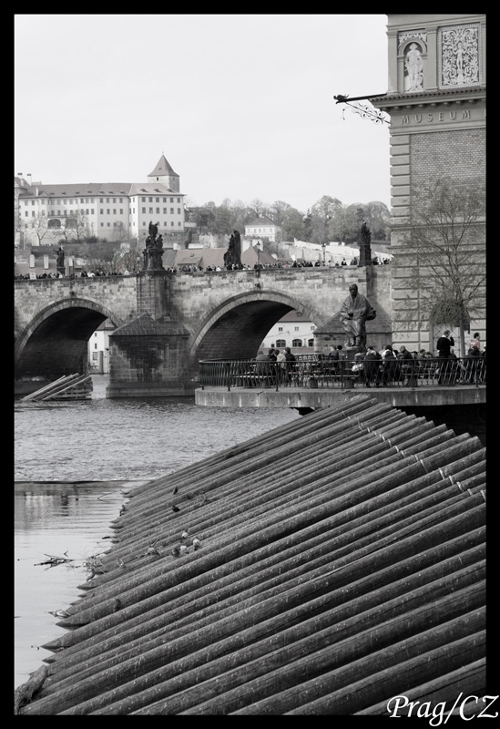 Prag_am Flussufer