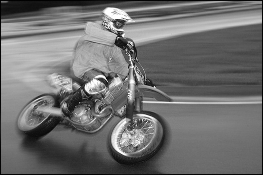 Supermoto im Regen II