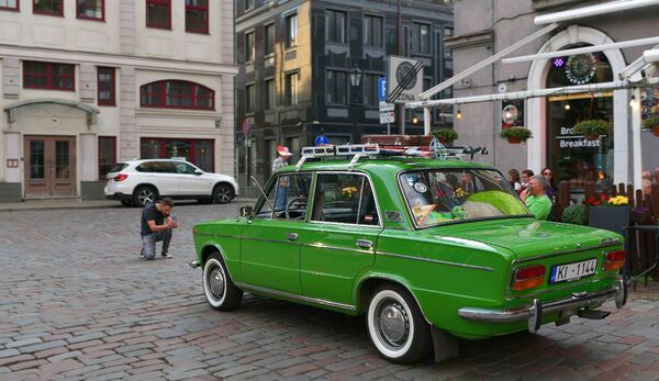 LADA 1500s