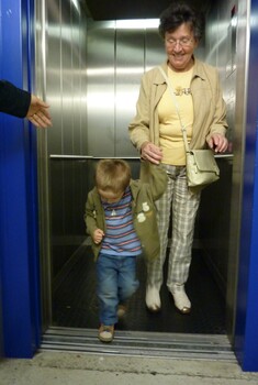 Aufzugfahren mit Oma im Parkhaus (21.08.2009)