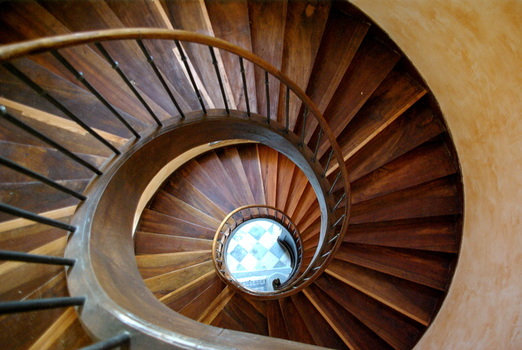Wendeltreppe auf einem alten Schloss in Südfrankreich