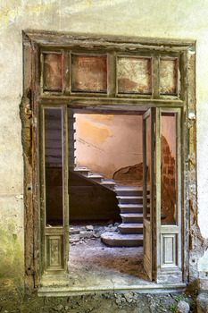 Ingresso dell' ufficio comunale , Poggio Reale Antica, Sizilien