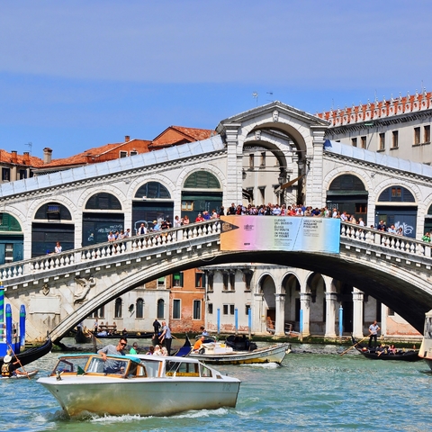 Ponte di Rialto / Venedig