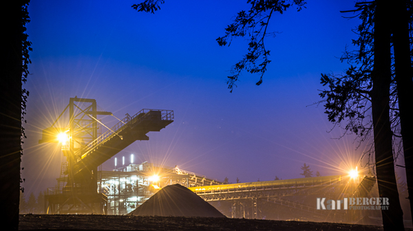 Industrie bei Nacht