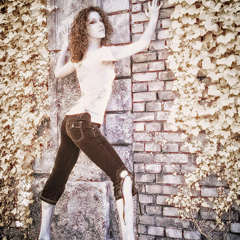 chrisi and the wall