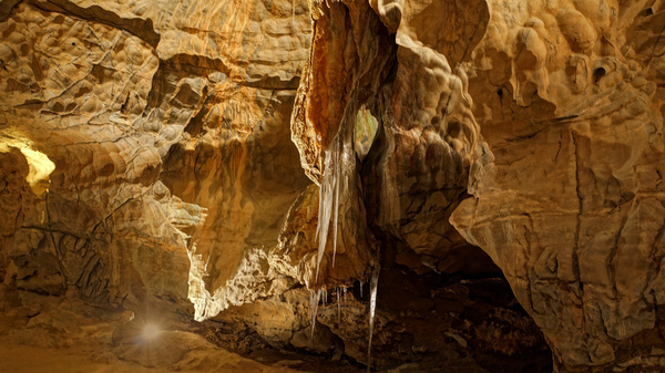Lurgrotte
