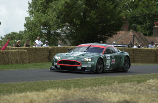 Aston Martin DBR9