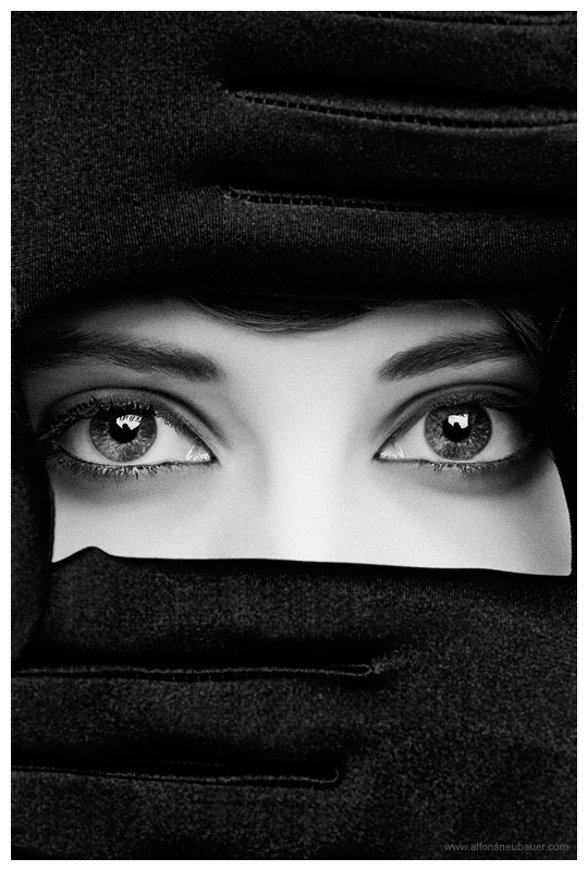 EYES