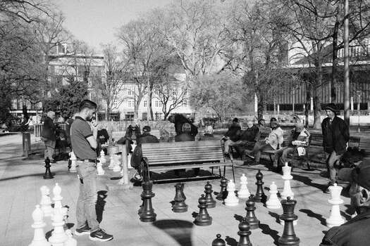 Schachpause im Volksgarten