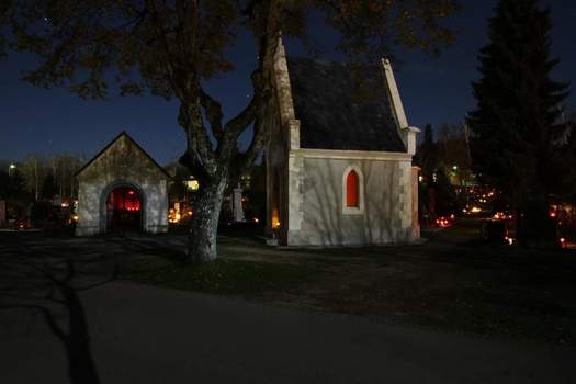 Friedhof bei Nacht