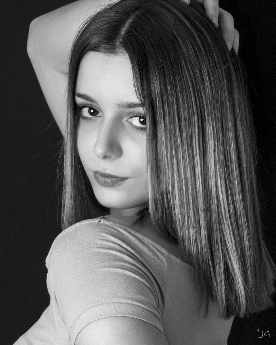 Eva (beide Augen beinahe scharf)