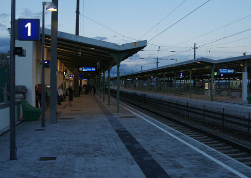 Bahnsteig 1