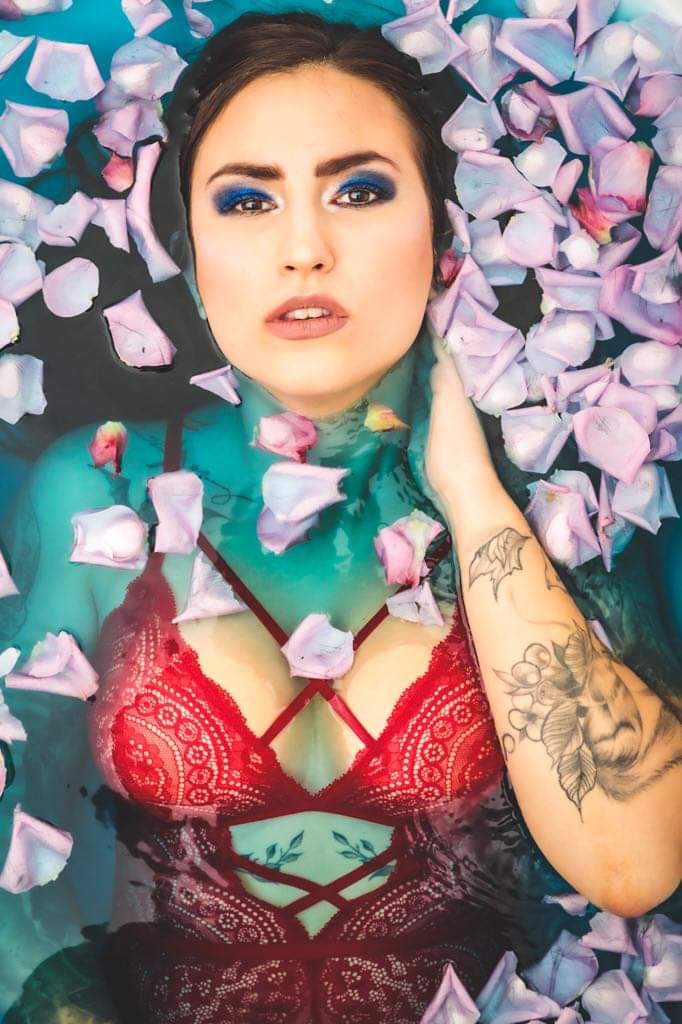 Badewannen shooting mit Elajasmina