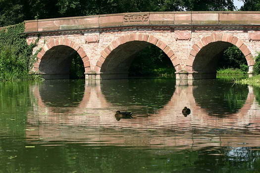 Die Rote Brücke