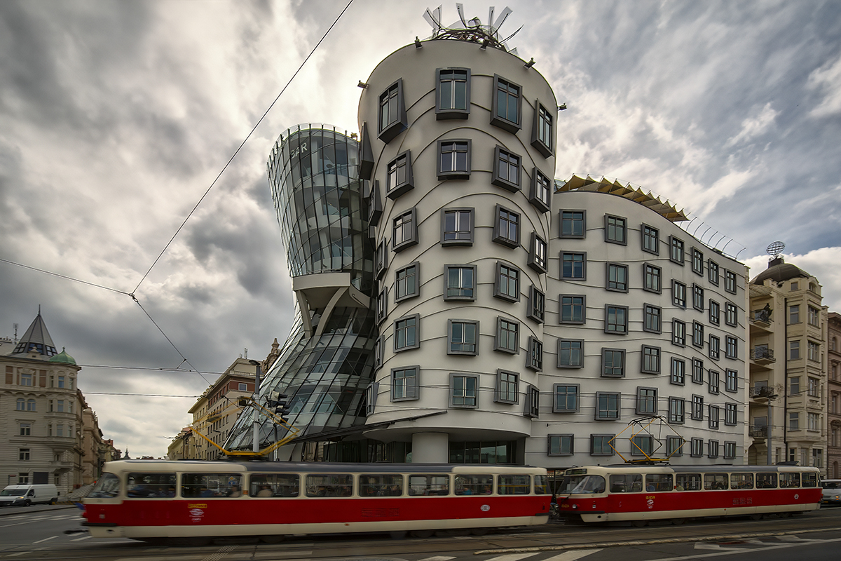 _Tanzendes Haus