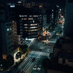 Strassen von Tokyo bei Nacht
