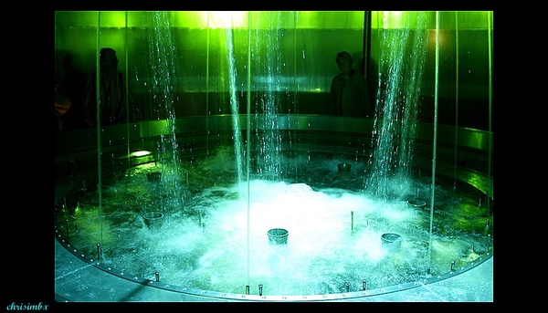 "rätselhafte Wasserspiele"