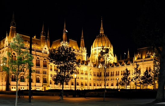 Parlamentsgebäude - Budapest bei Nacht (5)