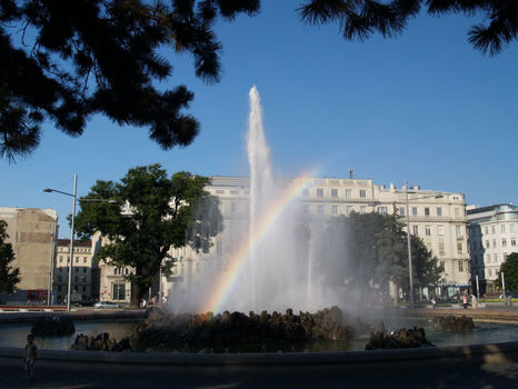 Regenbogen am Schwarzenbergplatz