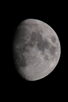 Mond - 5 Tage vor Vollmond