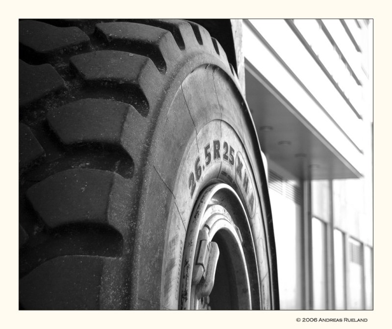26.5R25