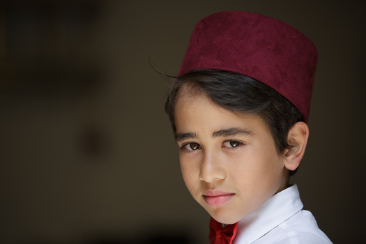 Junge in türkischer Tracht