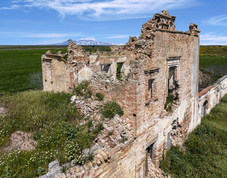 Zerfallende Masseria mit Ätnablick