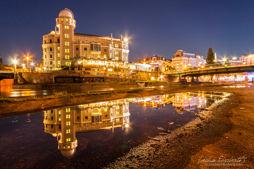 Urania bei Nacht
