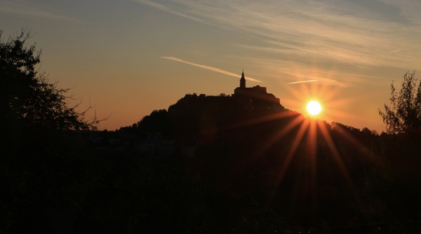 Sonnenaufgang bei der Burg Güssing