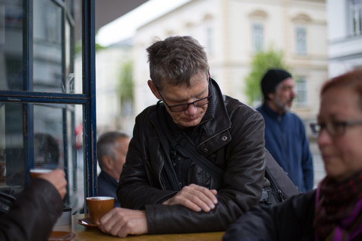mürrischer Kaffeetrinker